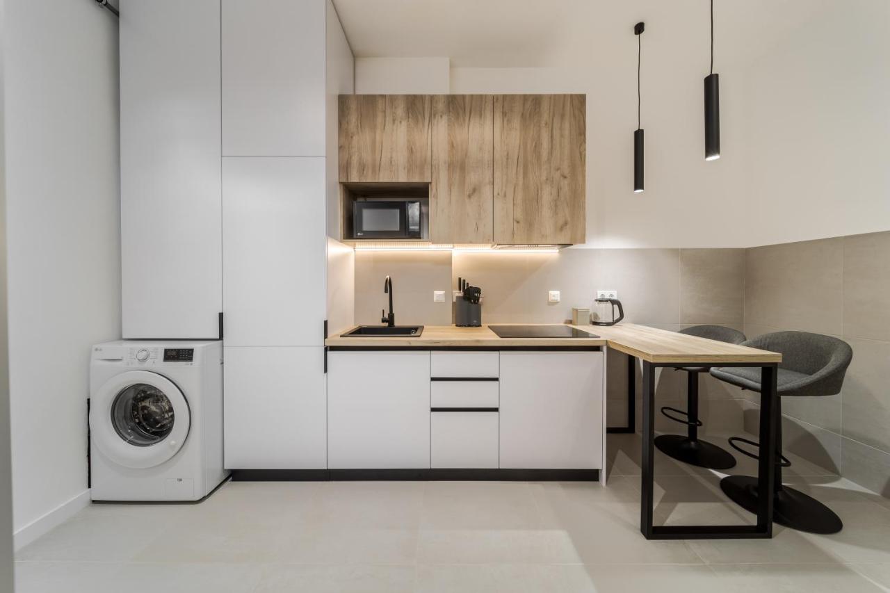 Inshiapartments On Ferentsa Lista Str Lviv Buitenkant foto
