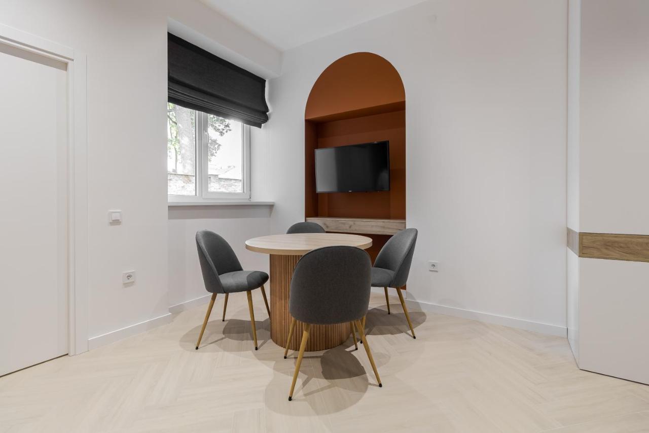 Inshiapartments On Ferentsa Lista Str Lviv Buitenkant foto